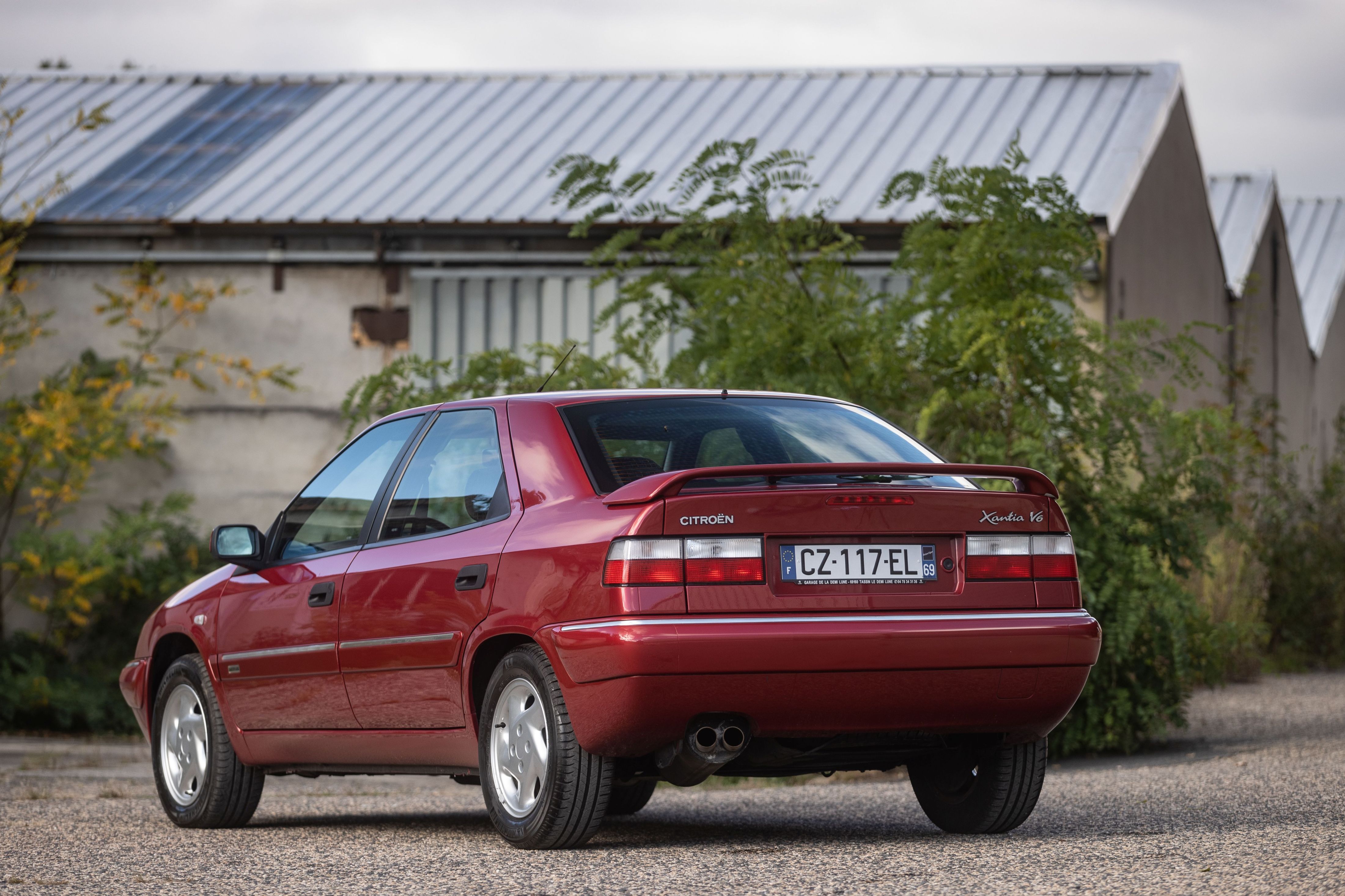 CITOROEN　Xantia　ワインレッド 1995 Citroen Xantia | Star Car Hire
